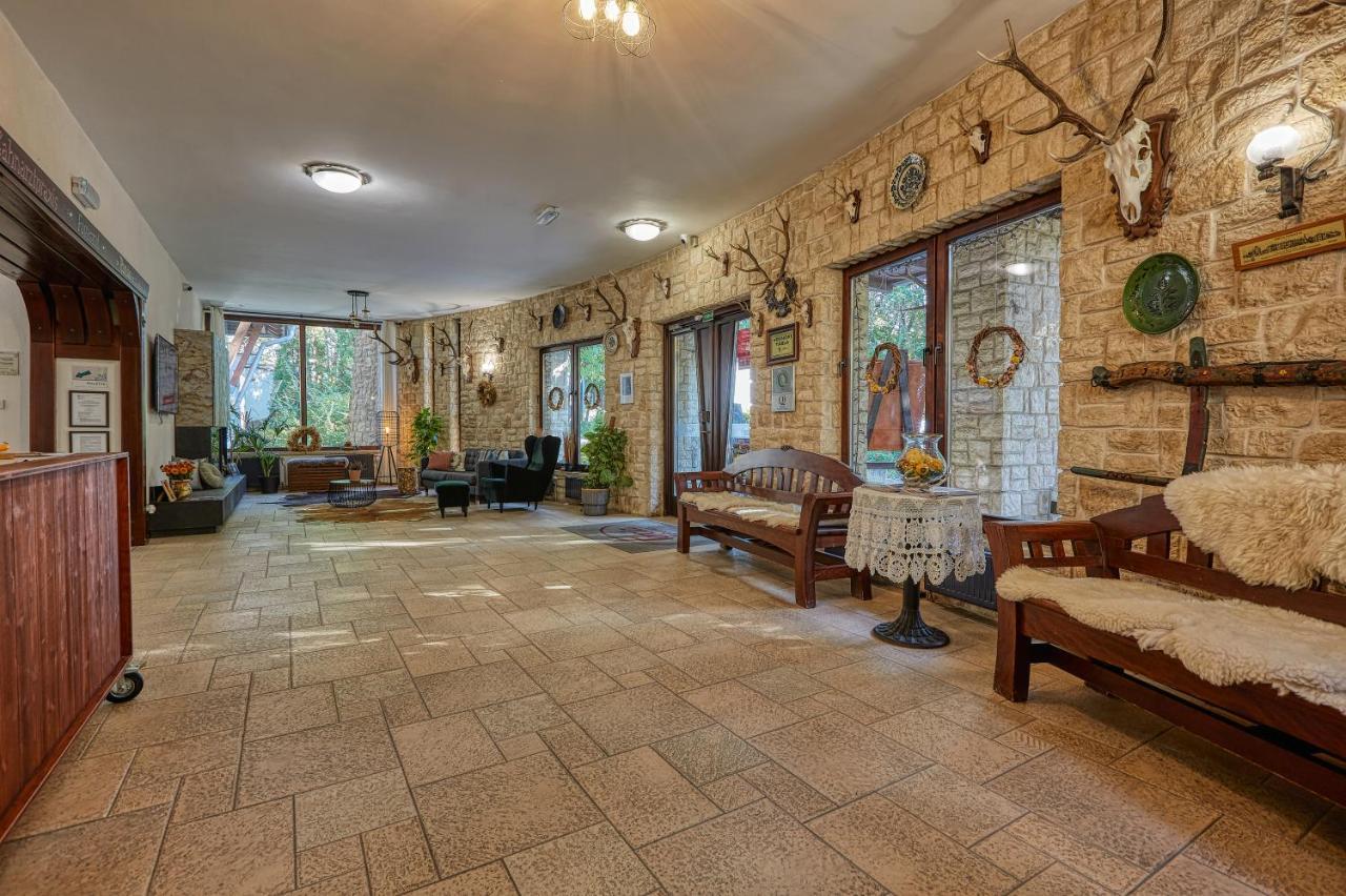 Tercia Hubertus Panzio Bed & Breakfast Sopron Exterior photo