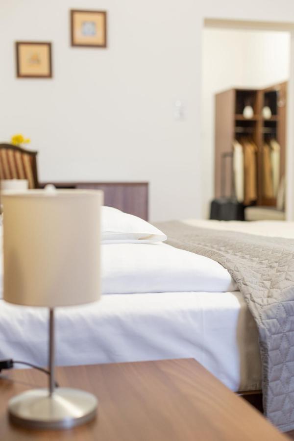 Tercia Hubertus Panzio Bed & Breakfast Sopron Exterior photo