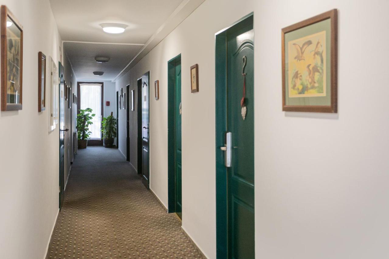 Tercia Hubertus Panzio Bed & Breakfast Sopron Exterior photo