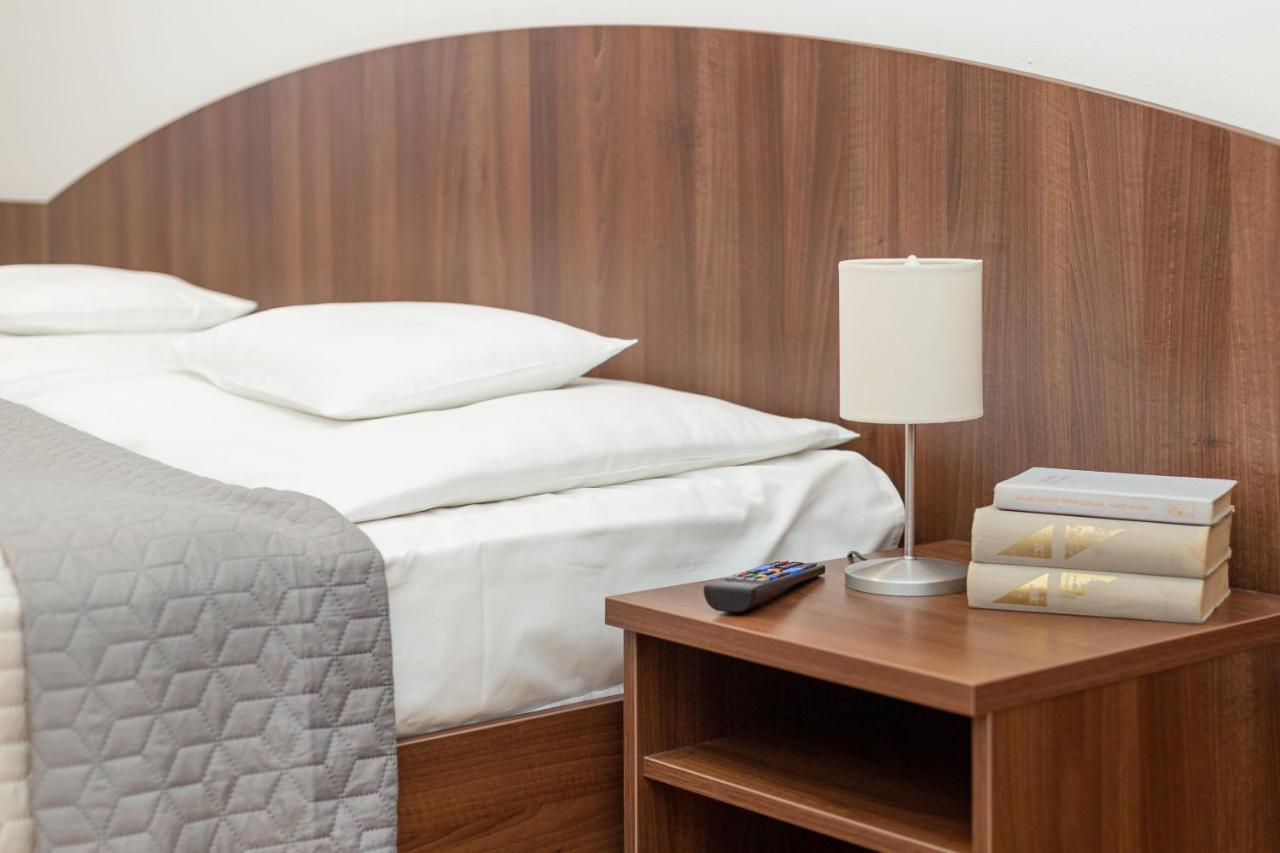 Tercia Hubertus Panzio Bed & Breakfast Sopron Exterior photo